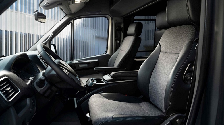 Российский полноприводный минивэн теперь доступен всем &mdash; недорого: цены на новый &laquo;Соболь NN&raquo; быстро пошли вниз