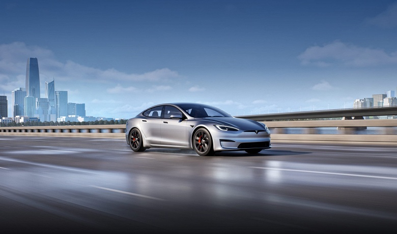 Владелец сгоревшей Tesla обратился в суд и проиграл дело - 1 Владелец сгоревшей Tesla обратился в суд и проиграл дело