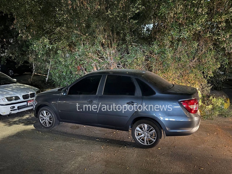 Lada &mdash; как альтернатива дорогущим Ferrari, Porsche и Maserati: Lada Granta засняли в ОАЭ &mdash; машина уже на учете