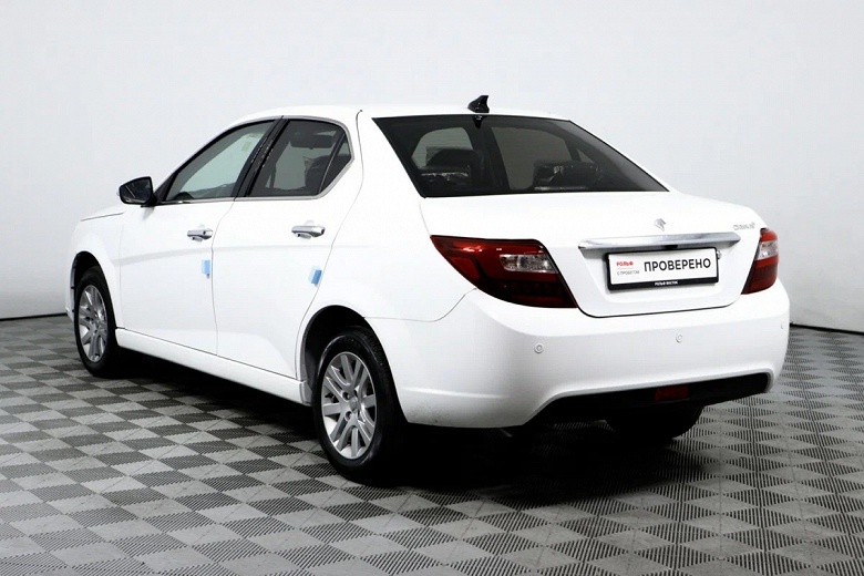 Иранский &laquo;убийца Гранты&raquo;, или новый 116-сильный седан всего за 1,34 млн рублей. У крупного дилера появились в продаже Iran Khodro Dena