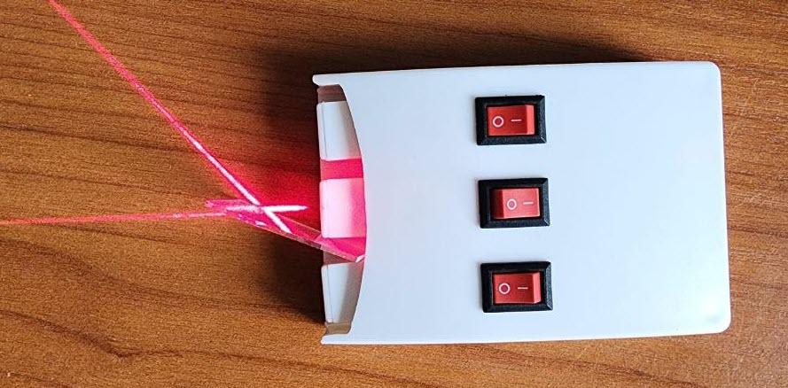 Рис. 23. Расщепление луча лазера полупрозрачным зеркалом  