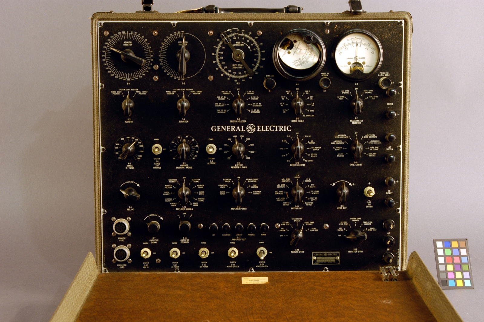 Умный прицел из 1944-го. Один из первых серийных аналоговых вычислителей - 10