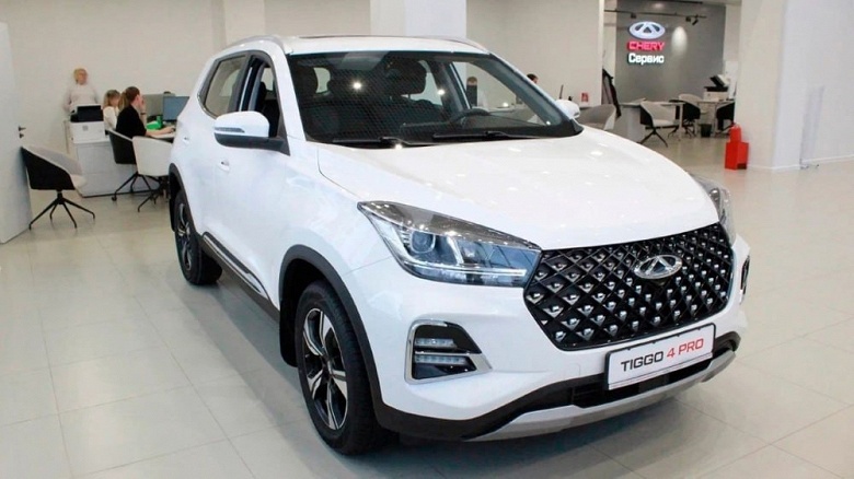 К выходу новейшего Chery Tiggo 7L в России всё готово: Chery сокращает количество комплектаций Chery Tiggo 4 Pro 18 Years Edition
