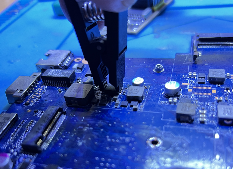 Прищепка на флешке BIOS