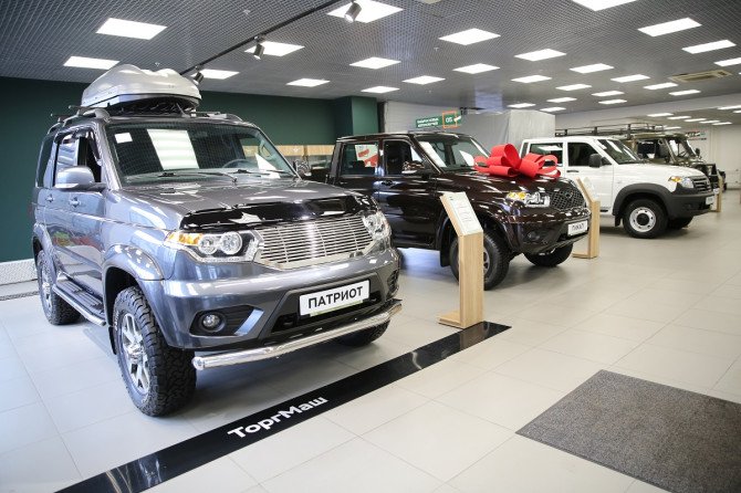 УАЗ постоянно модернизирует производство, но продажи падают: спрос на «Патриот» просел на 40%, на «Буханку» — на 34% - 1 УАЗ постоянно модернизирует производство, но продажи падают: спрос на «Патриот» просел на 40%, на «Буханку» — на 34%