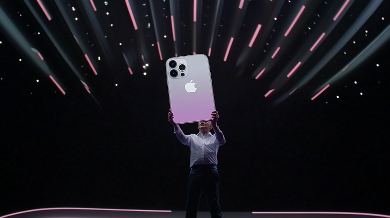 Wedbush: iPhone может подорожать до $3500, если его будут производить в США, а Apple нужно потратить $30 млрд, чтобы перенести хотя бы 10% цепочки поставок - 1 Wedbush: iPhone может подорожать до $3500, если его будут производить в США, а Apple нужно потратить $30 млрд, чтобы перенести хотя бы 10% цепочки поставок