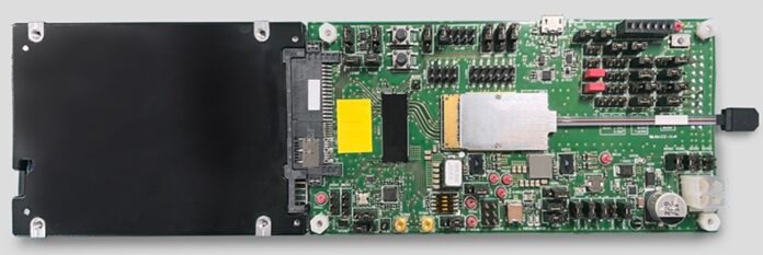 Оптоволокно вместо меди: Kioxia, AIO Core и Kyocera удвоили скорость SSD с помощью оптического PCIe Gen5