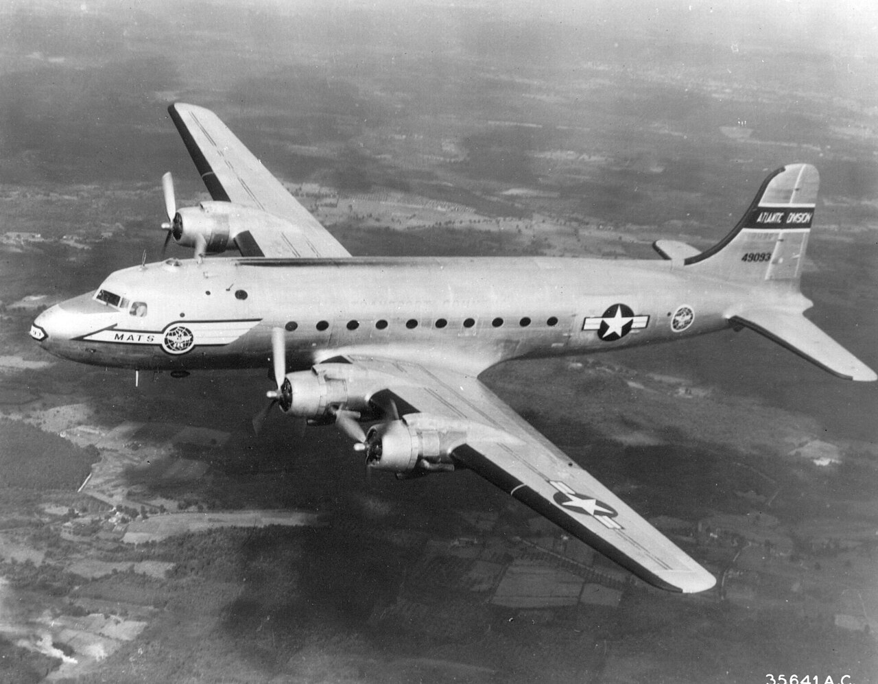 Douglas C-54 «Skymaster», самолет Бобби Кэвнара