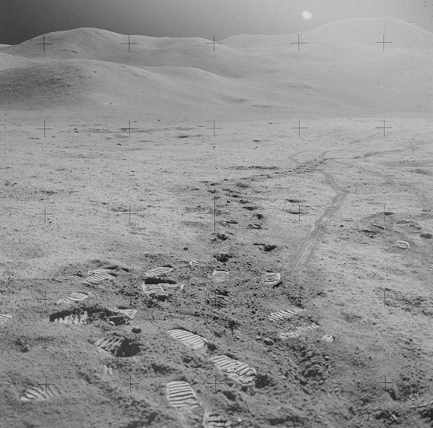 Вода на обратной стороне Луны почти исчезла: команда учёных с &laquo;Чанъэ-6&raquo; исследовала базальты из кратера Аполлон и обнаружила рекордно низкое содержание воды в мантии