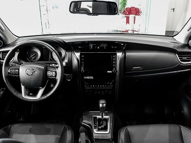 Официальный дилер продает полноприводные внедорожники Toyota Fortuner с официальной гарантией — от 6,3 млн рублей - 3 Официальный дилер продает полноприводные внедорожники Toyota Fortuner с официальной гарантией — от 6,3 млн рублей