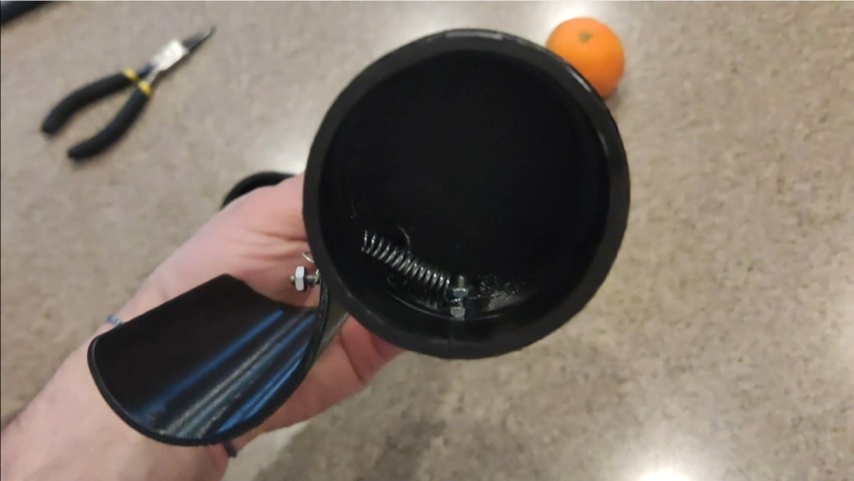 Пружина и крепёж