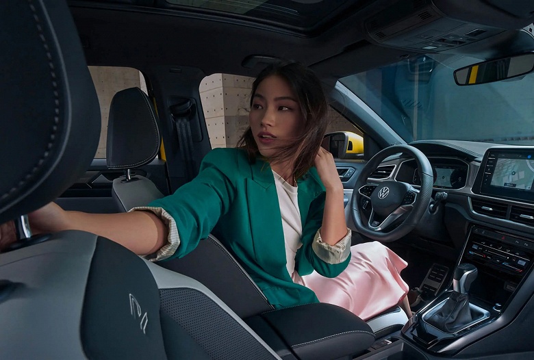 Представлен Volkswagen T-Roc 2025 &mdash; теперь дешевле 22 000 долларов
