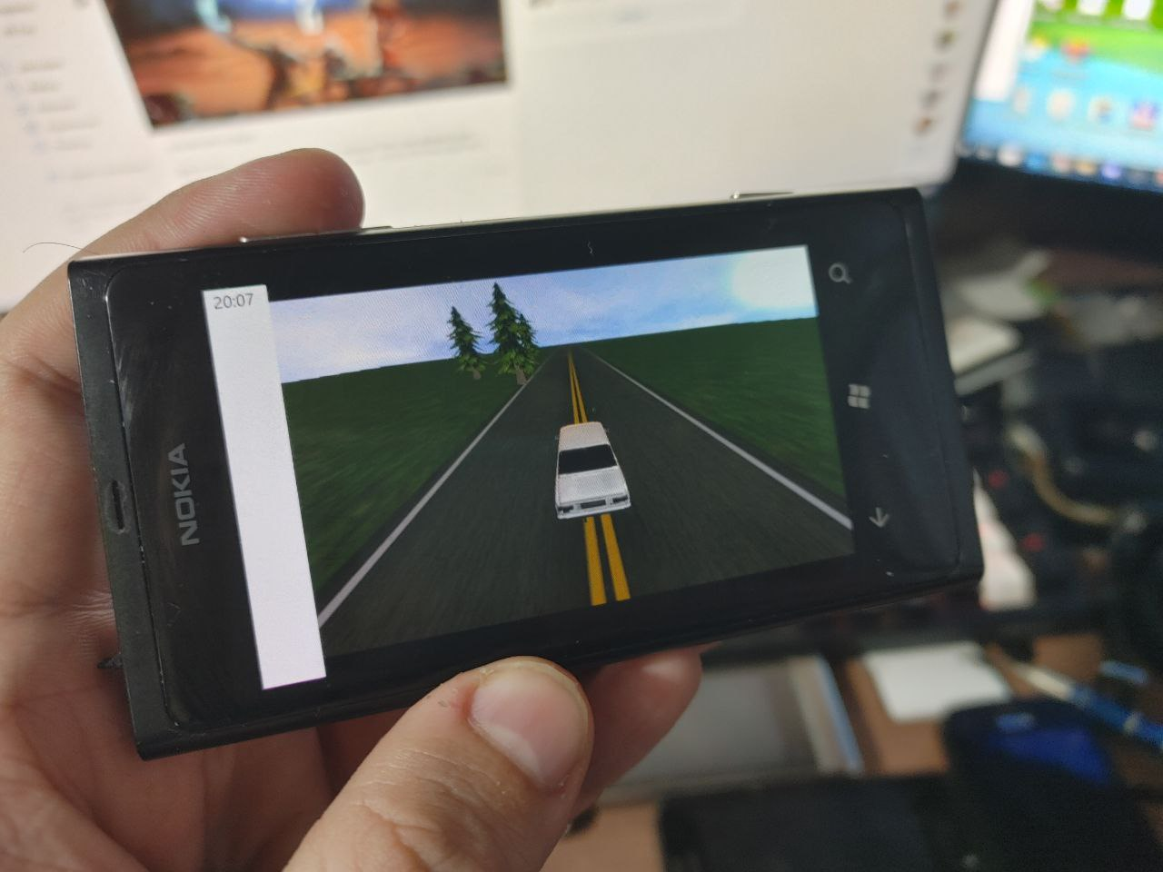 Да, это первая игра про АвтоВАЗ на WP7!