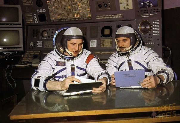 Борис Волынов и Виталий Жолобов ещё не знают, какие испытания выпадут на их долю