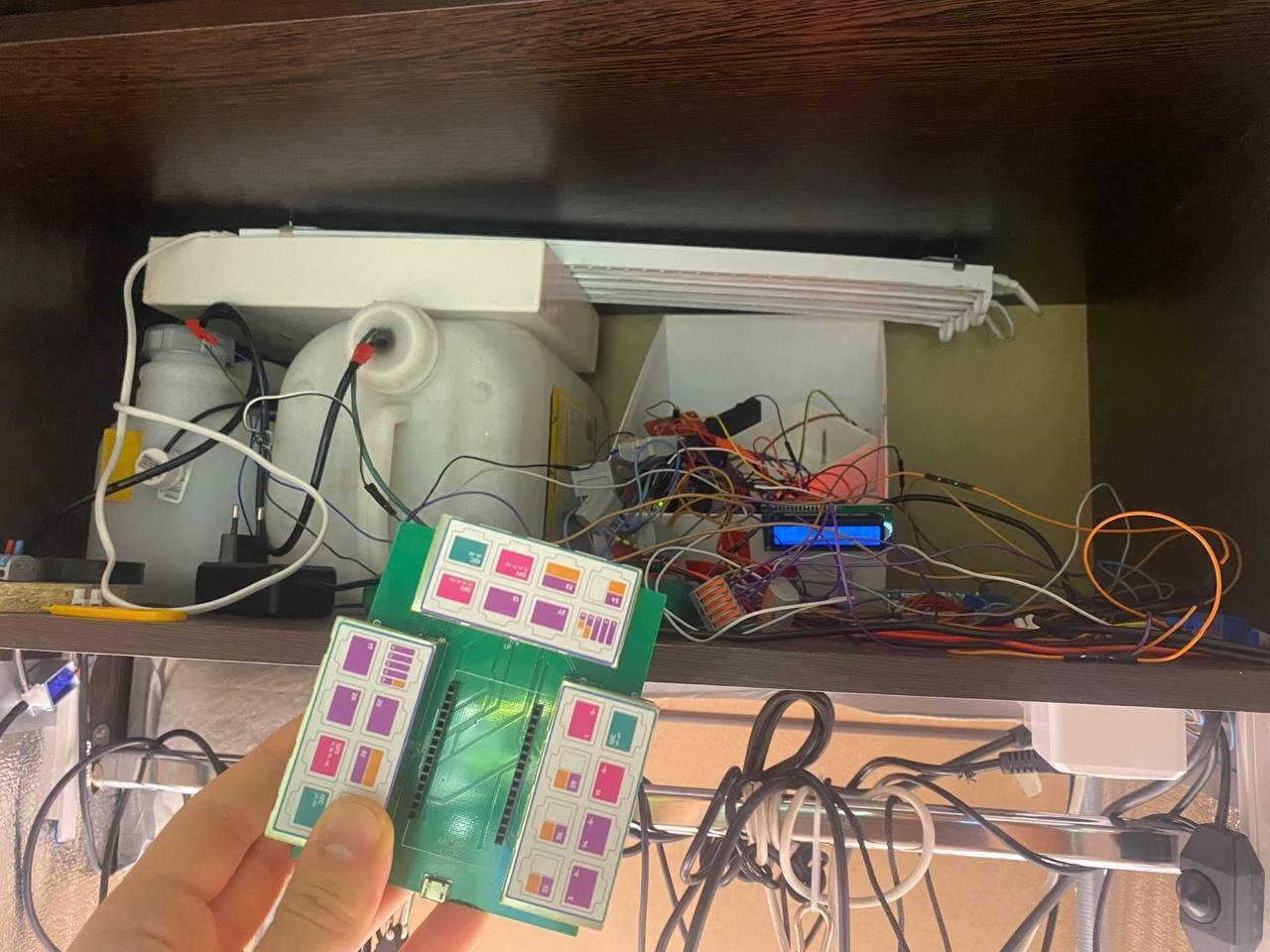 вторая версия шилда на довольно типичном фоне домашнего автоматизатора