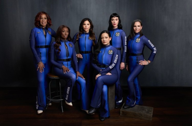 Blue Origin отправила Кэти Перри и пятерых женщин в космический полёт на New Shepard - 1 Blue Origin отправила Кэти Перри и пятерых женщин в космический полёт на New Shepard