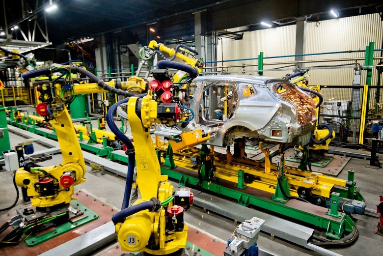 На АвтоВАЗе появилось абсолютно новое производство: более сотни роботов готовы собирать по 30 кузовов Lada Iskra в час и наносить на каждый более 4800 сварных точек