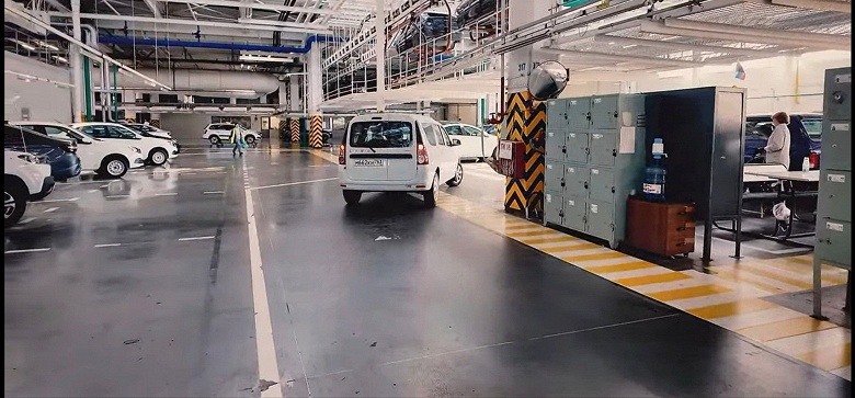 Новую версию Lada Niva Legend показали на заводе