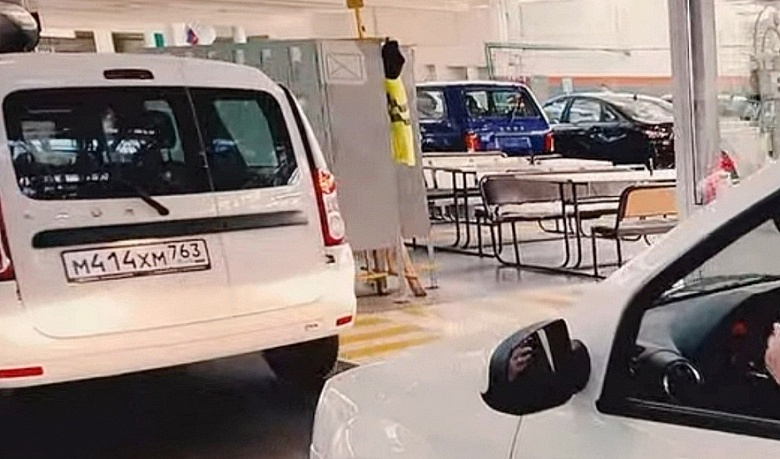 Новую версию Lada Niva Legend показали на заводе