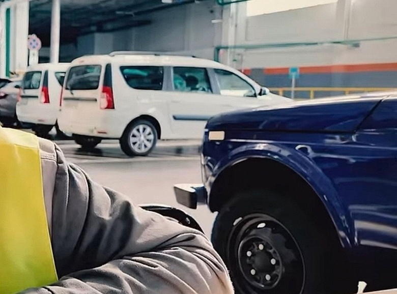 Новую версию Lada Niva Legend показали на заводе