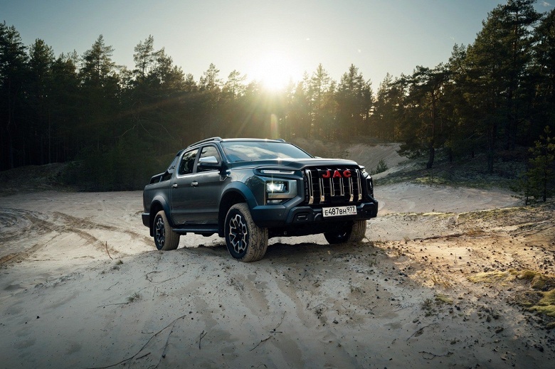 Рамный, российский, с корнями Toyota и полным циклом производства. Большой отечественный внедорожник Sollers может выйти раньше срока