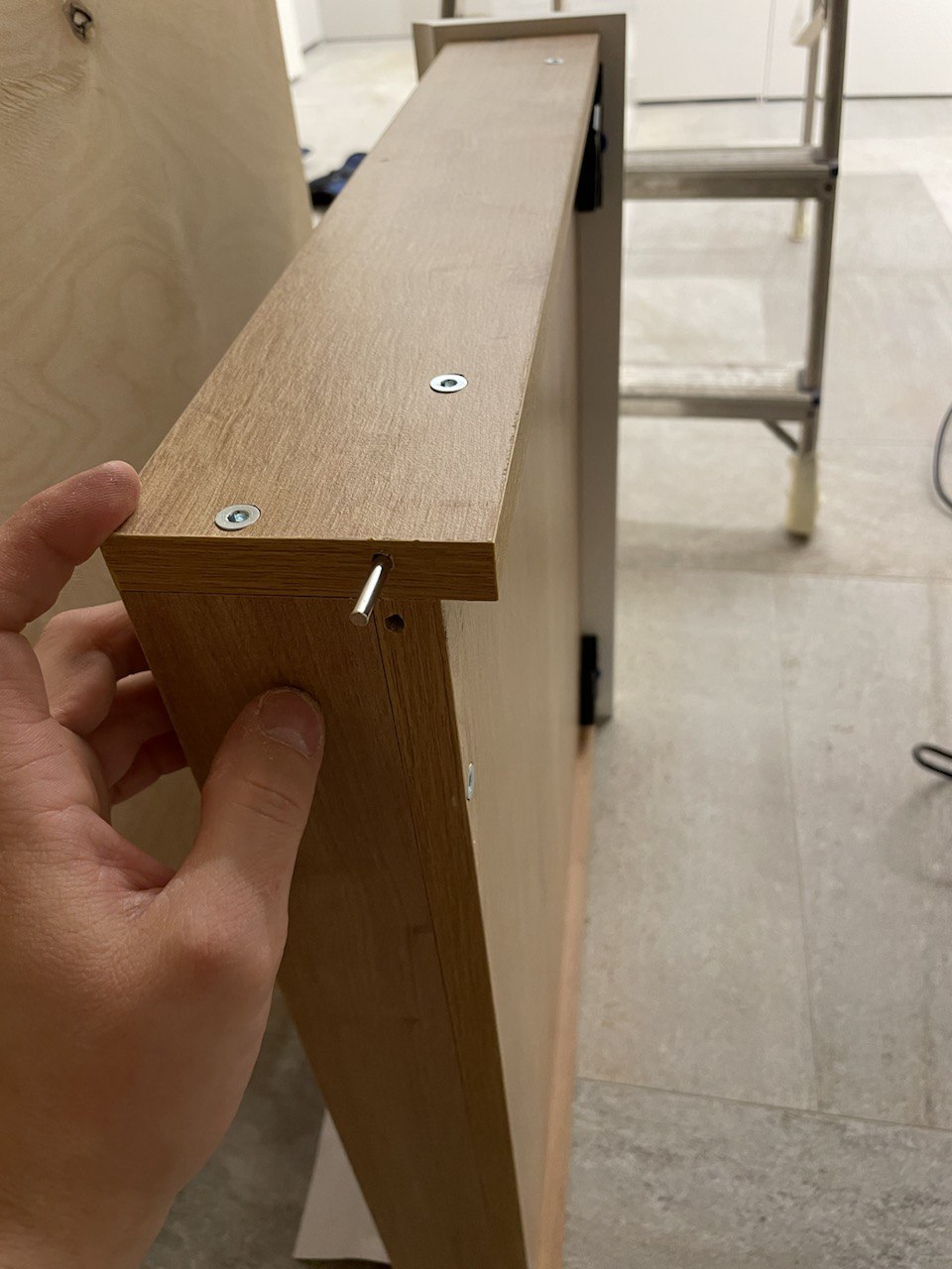 Магнитик в корпусе ящика. 