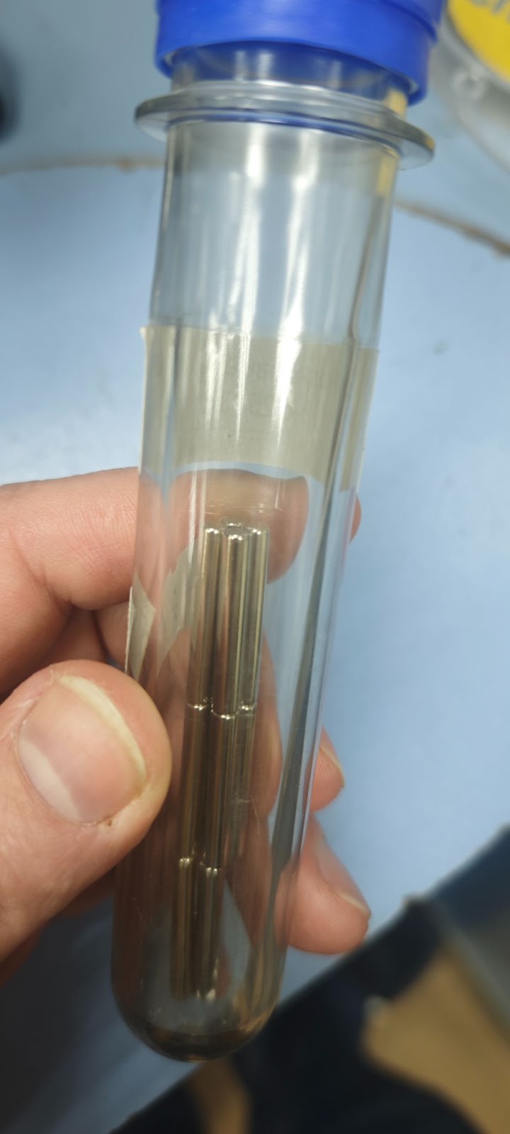 А вот и комплект магнитиков к герконам