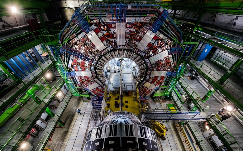 Прорыв на большом адронном коллайдере: физики отследили антигипергелий-4, подтвердив модель формирования антиматерии 