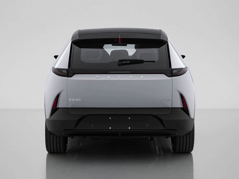 Новейший кроссовер Mazda EZ-60 показали на живых фото: это 258-сильный гибрид