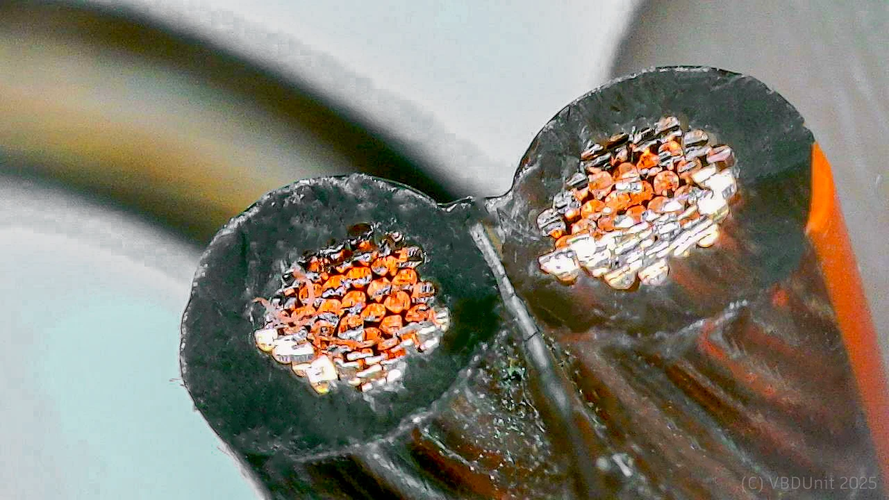 Лудится оно отлично, но изоляция быстро начинает плавиться