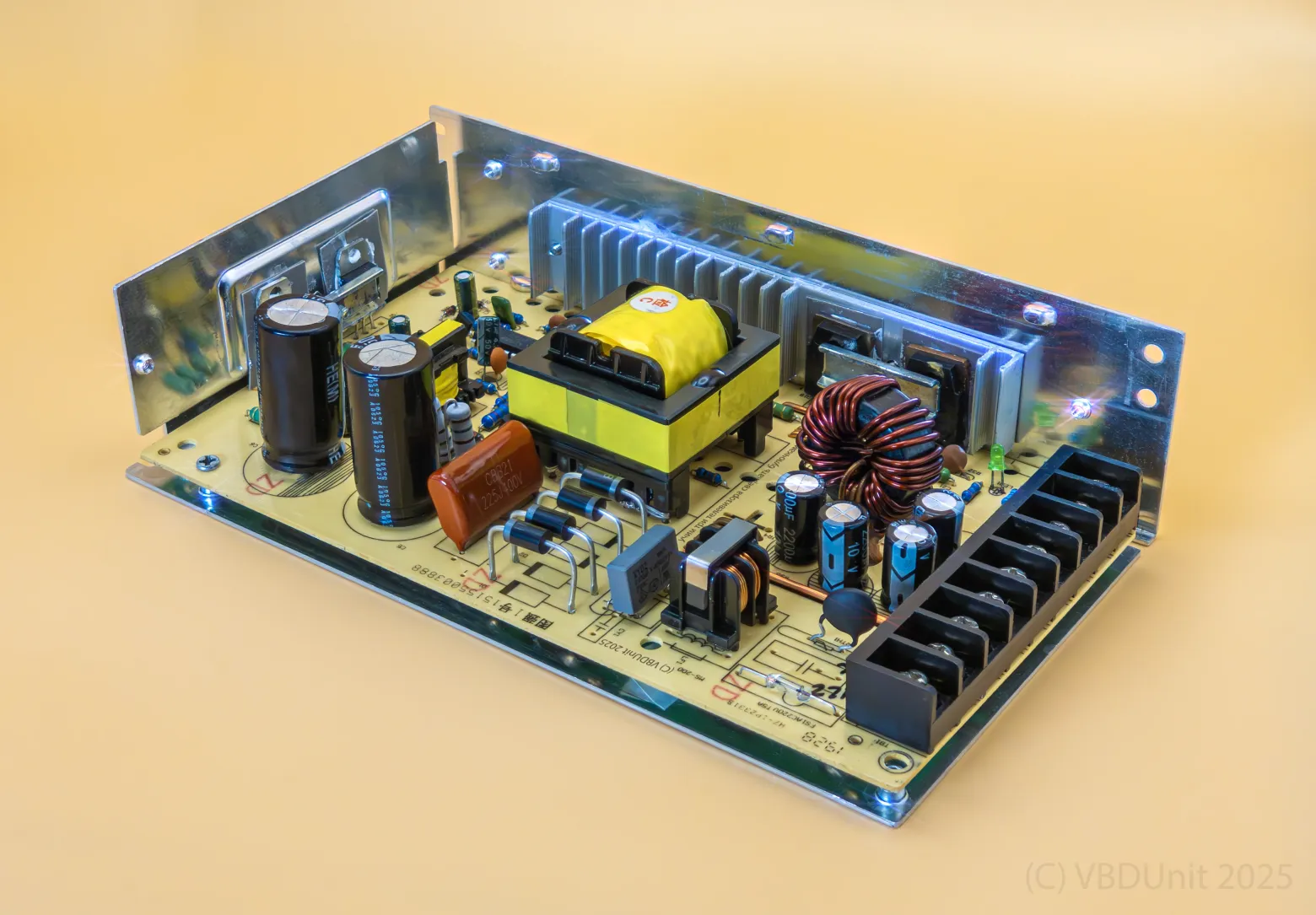 Жгём-шьём контроллеры и кормим ядерную подсветку - 9