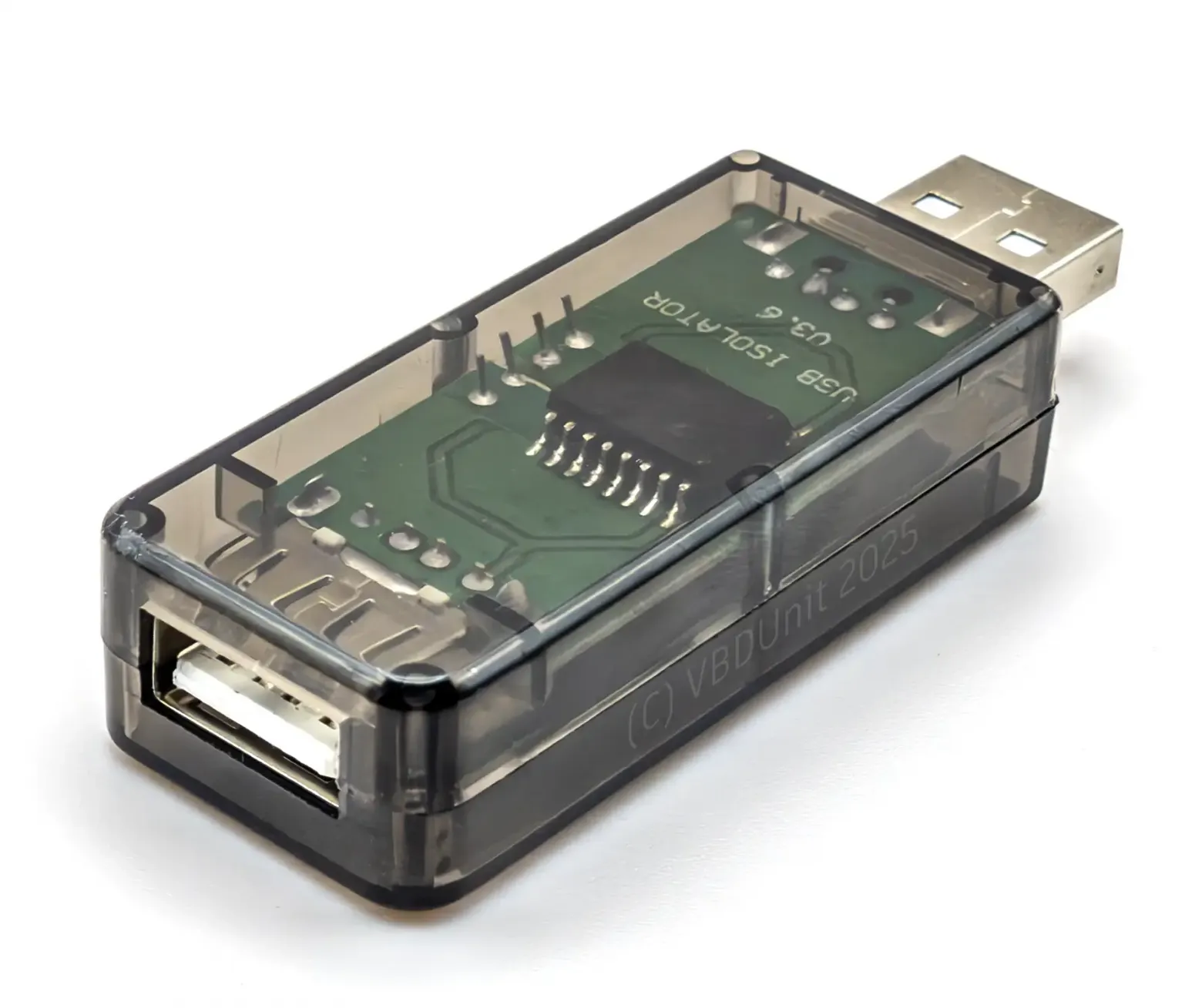 Гальваническая развязка USB электрически разделяет комп и подсветку, оставляя возможность питать контроллер и обмениваться с ним информацией