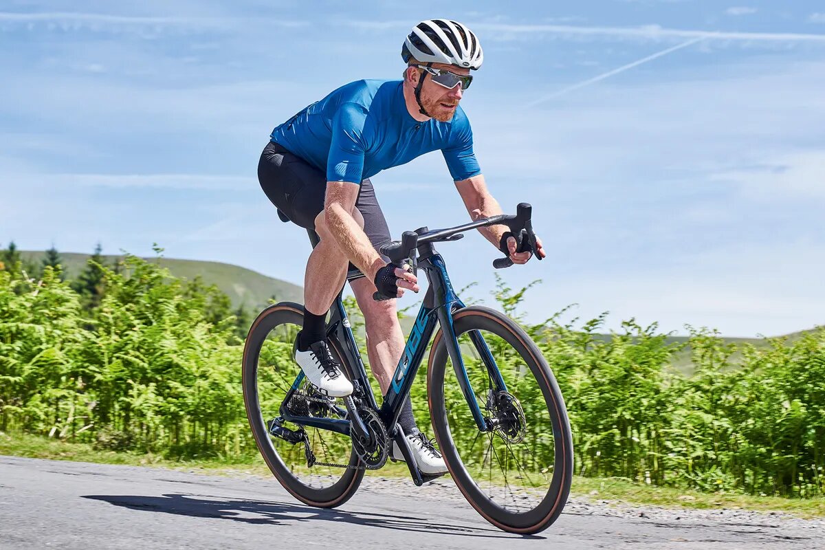 Следите за тем, чтобы ваш хват руля не вызывал напряжений - Стив Сэйерс