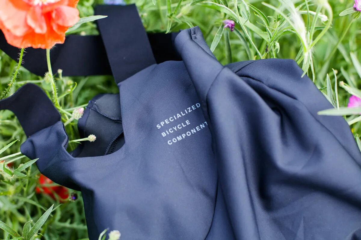 Поддержание чистоты и свежести ваших велошорт поможет предотвратить боли в паху, вызванные трением. - Саймон фон Бромли