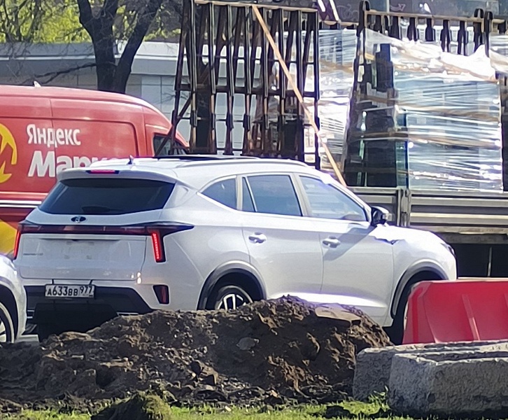 Замена Hyundai Santa Fe и Kia Sorento: новейший &laquo;Москвич 8&raquo; уже колесит по Москве