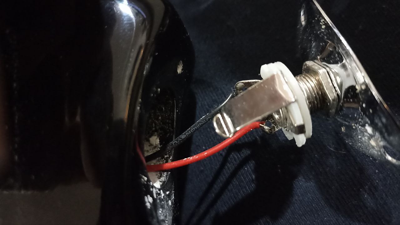 Гитарная катастрофа: дешёвый леспол IRIN пришёл с повреждениями - 40