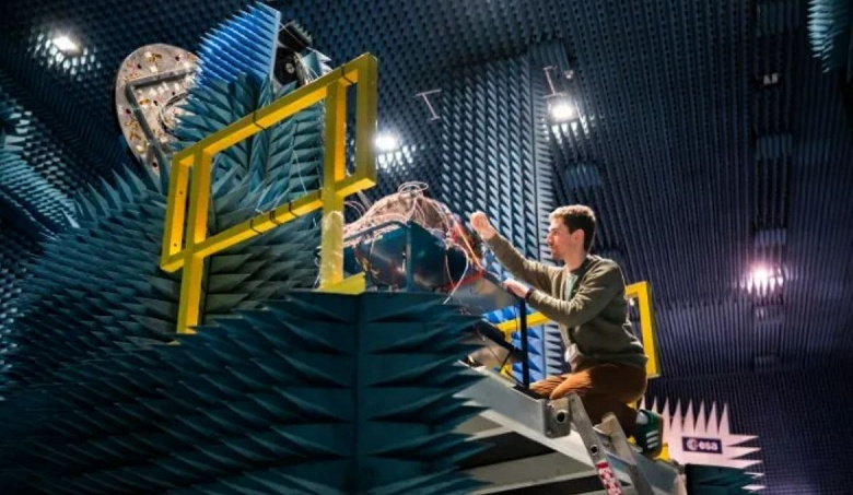 Ученые создали антенну будущего: новая технология ESA упростила радиосистему