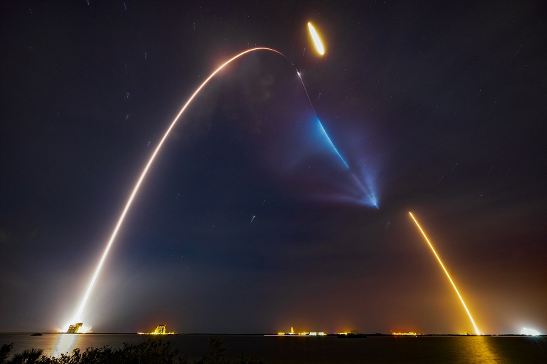 SpaceX доказала свою уникальность: компания запустила три совершенно разные миссии за два дня (зрелищные фото)