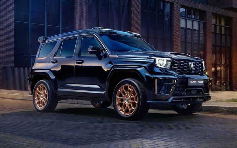 Tank 700 по цене Land Cruiser 300: стартовали официальные продажи Tank 700 Hi-Performance с 9-ступенчатым &laquo;автоматом&raquo; и силовой установкой на 422 л.с.