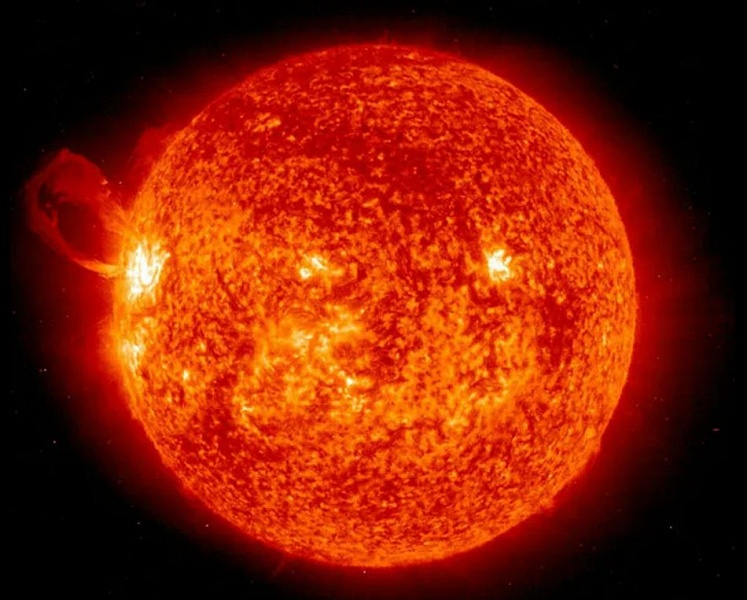 Корональные дыры и солнечный ветер: ученые Сколтеха раскрыли секреты их формирования