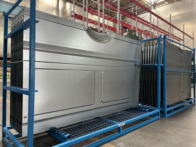 Производитель УАЗа нашел применение российской оцинкованной стали: из нее теперь делают кузова фургонов Sollers Atlant и грузовичков Sollers Argo