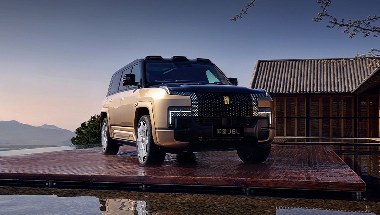 Больше Range Rover и Rolls-Royce Cullinan, мощность 1180 л.с., танковый разворот и плавучесть. Представлен роскошный внедорожник BYD Yangwang U8L