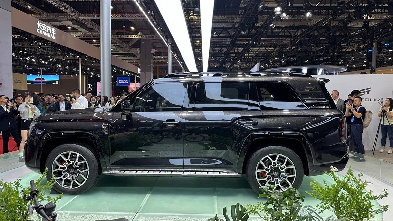 Это новый флагман Chery: представлен большой внедорожник Chery Tiggo 9L