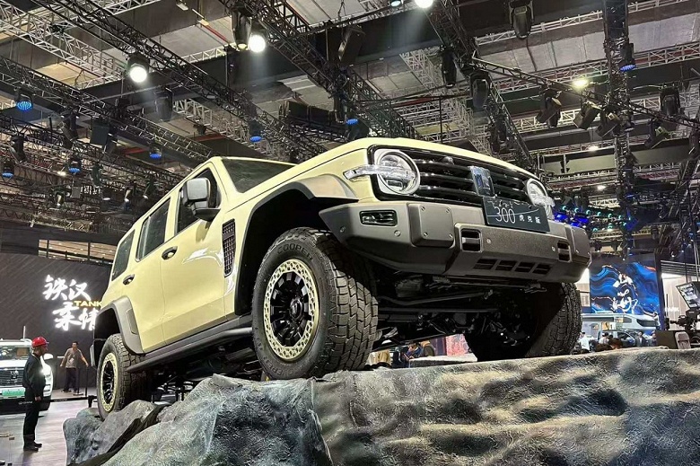 Представлен новейший Tank 300 Hook Road: неразрезные мосты, зависимые подвески и смещённая ось