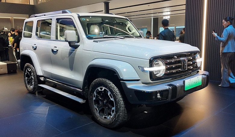 Tank 300 с новой ходовой, неразрезными мостами и смещённой осью получил 3,0-литровый V6. Внедорожник впервые показали внутри - 2 Tank 300 с новой ходовой, неразрезными мостами и смещённой осью получил 3,0-литровый V6. Внедорожник впервые показали внутри