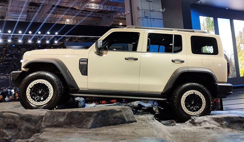 Tank 300 с новой ходовой, неразрезными мостами и смещённой осью получил 3,0-литровый V6. Внедорожник впервые показали внутри - 3 Tank 300 с новой ходовой, неразрезными мостами и смещённой осью получил 3,0-литровый V6. Внедорожник впервые показали внутри