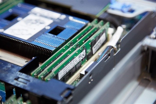 Samsung прощается с DDR4 ради DDR5 и HBM: крупнейший производитель памяти DDR4 прекратит ее выпуск к концу 2025 года - 1 Samsung прощается с DDR4 ради DDR5 и HBM: крупнейший производитель памяти DDR4 прекратит ее выпуск к концу 2025 года