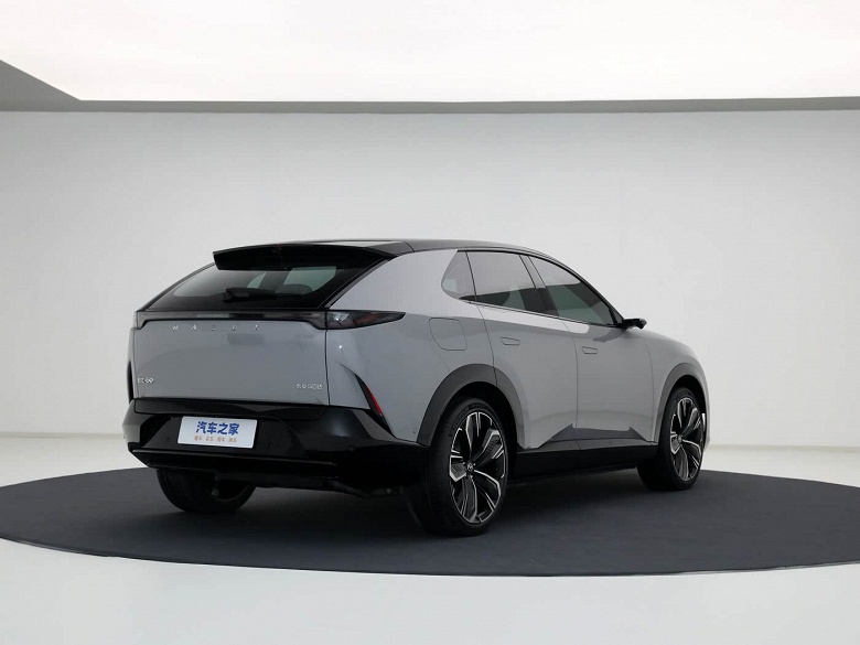 Продажи Mazda EZ-60 стартуют в конце августа 2025 года, машина получит два больших экрана спереди и два варианта силовых установок