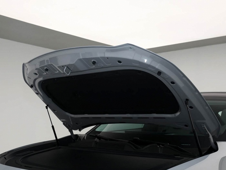 Продажи Mazda EZ-60 стартуют в конце августа 2025 года, машина получит два больших экрана спереди и два варианта силовых установок