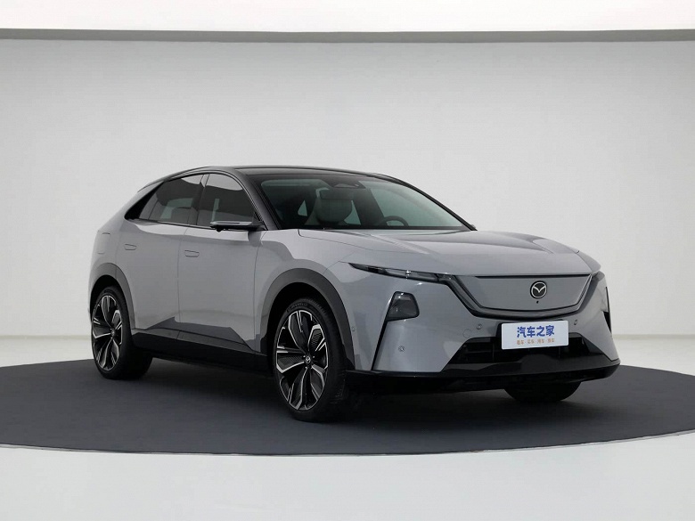Продажи Mazda EZ-60 стартуют в конце августа 2025 года, машина получит два больших экрана спереди и два варианта силовых установок